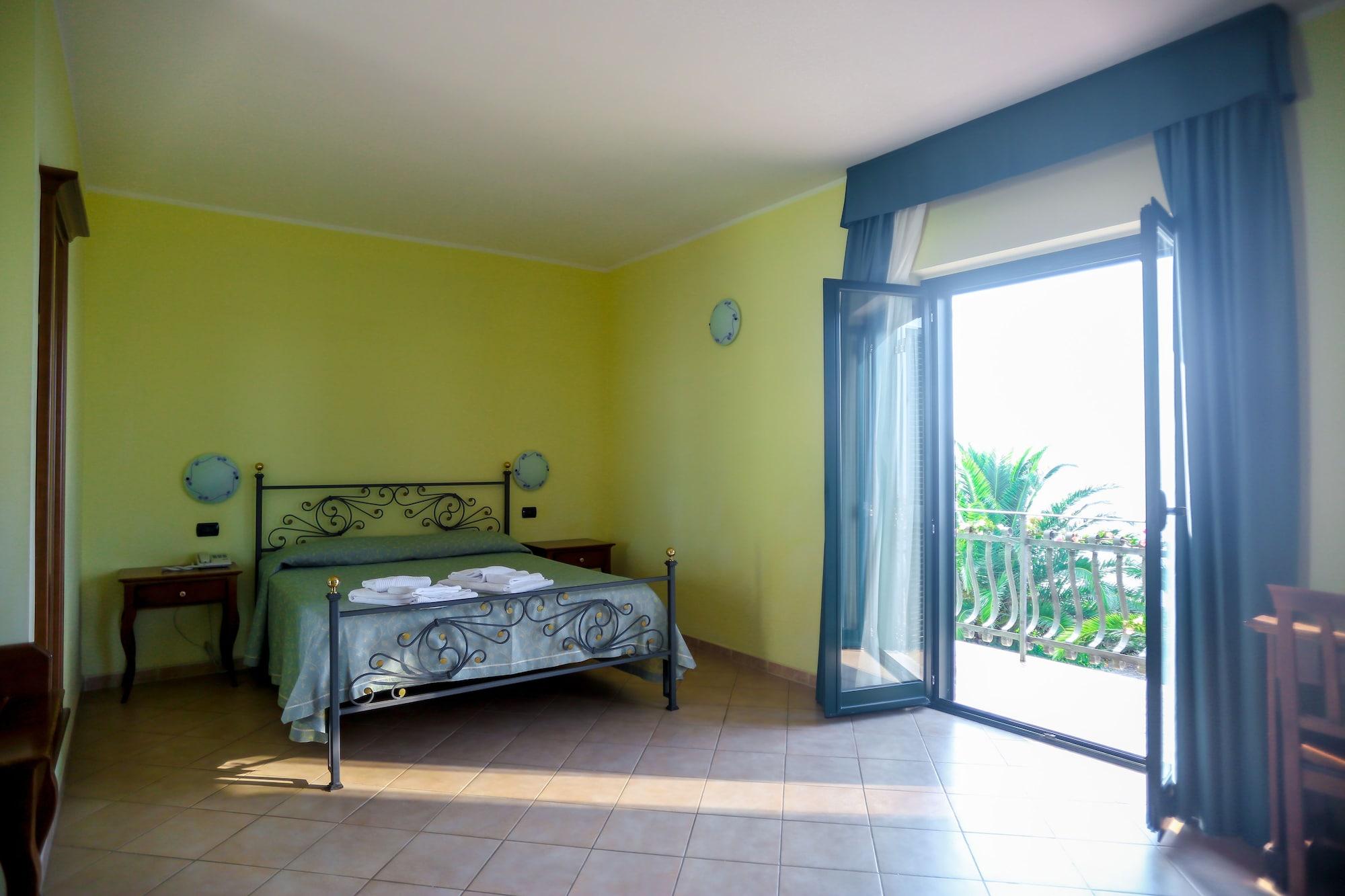 Villaggio Hotel Lido San Giuseppe Бриатико Екстериор снимка