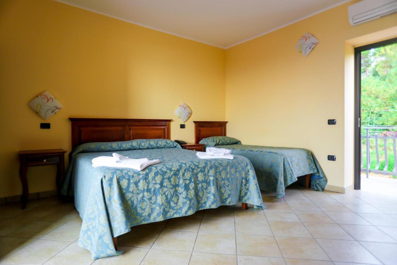 Villaggio Hotel Lido San Giuseppe Бриатико Екстериор снимка